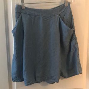 Adorable chambray skirt with pockets
